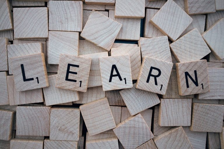 Learn sign free from pexels