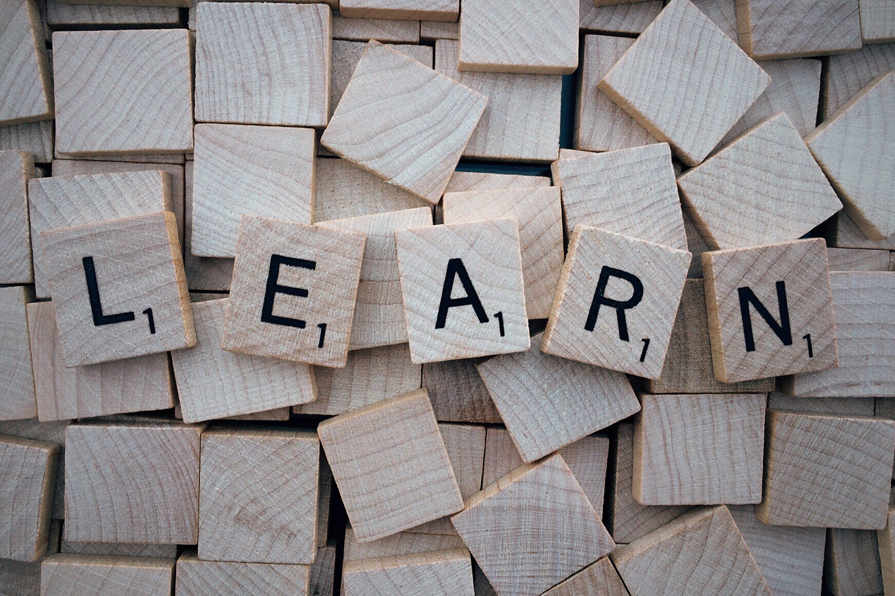 Learn sign free from pexels
